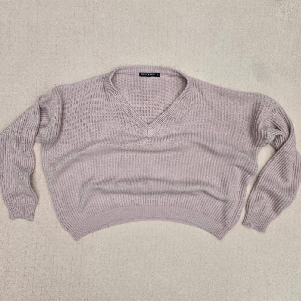 brandy melville oversized v neck ribbed sweater one size preppy old money ♡